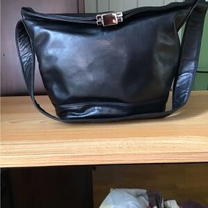 Women’s Perlina Leather Shoulder Bag